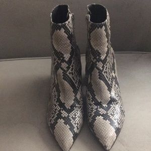 Animal print good condition